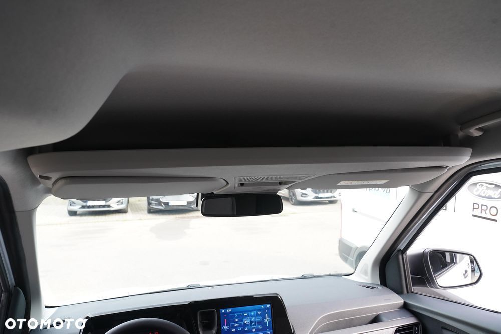 Ford Tourneo Courier 1.0 EcoBoost Trend - 32