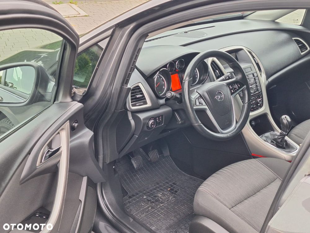 Opel Astra 1.4 T Essentia - 9
