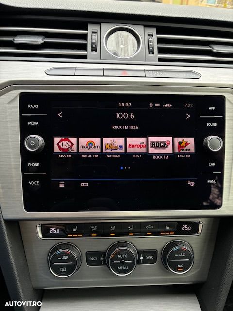 Volkswagen Passat 1.6 TDI Comfortline - 5