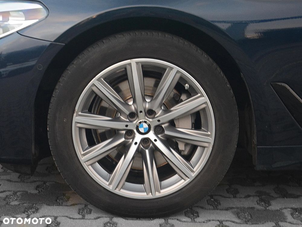 BMW Seria 5 530i xDrive Sport Line sport - 5