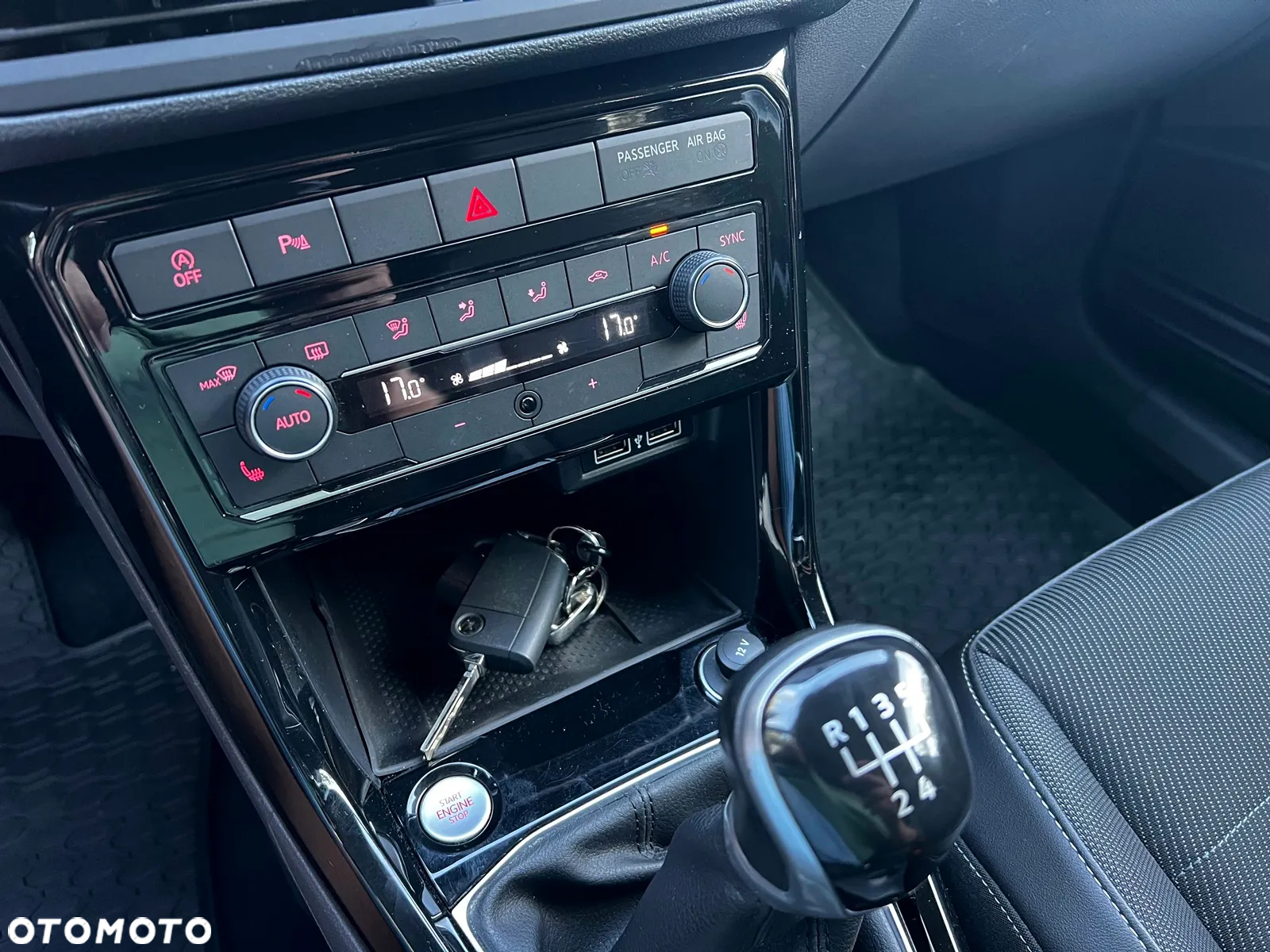 Volkswagen T-Cross - 24