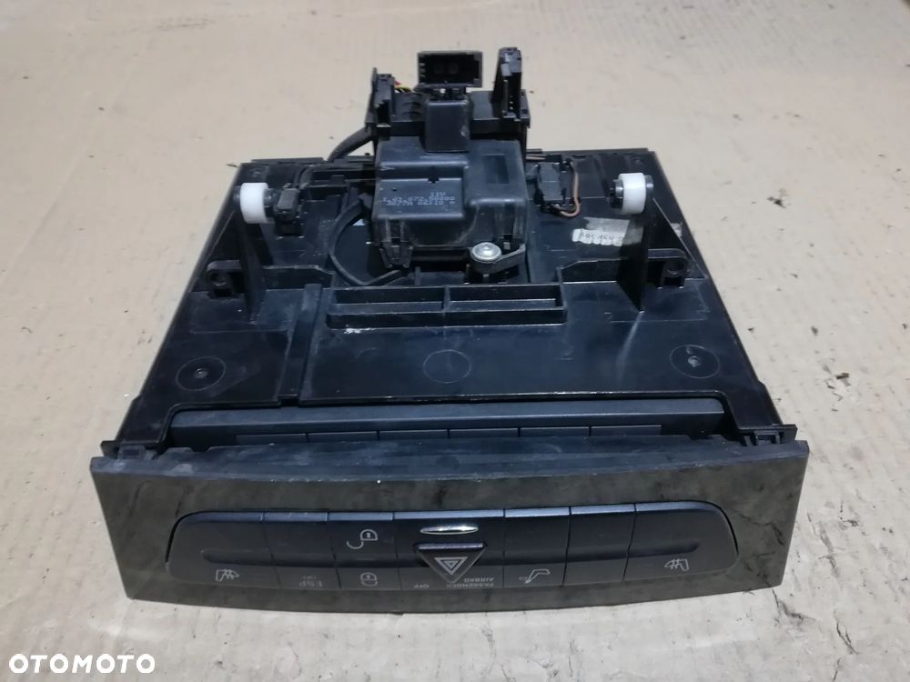 Zmieniarka CD Mercedes W211 A2116800552 - 1