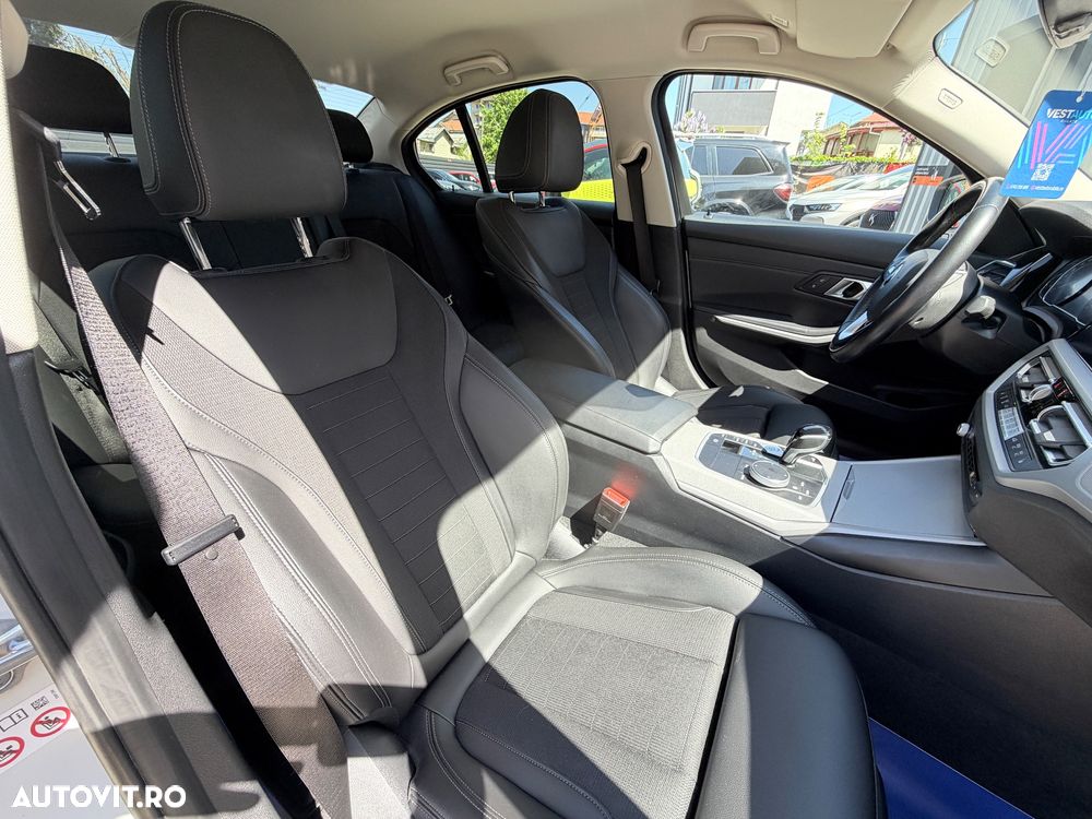 BMW Seria 3 320i AT - 11