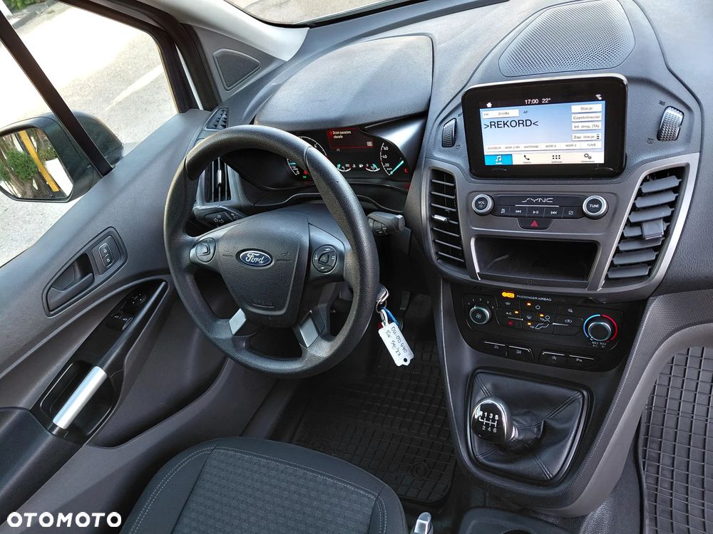 Ford Transit Connect - 28