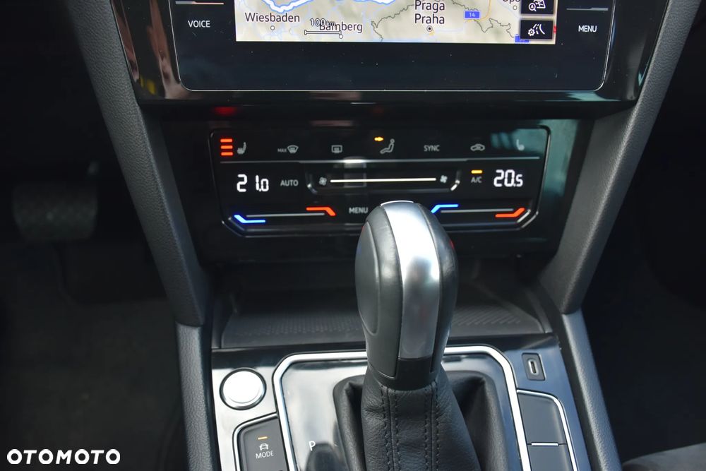 Volkswagen Passat Variant 2.0 TDI SCR DSG 4Motion Business - 27