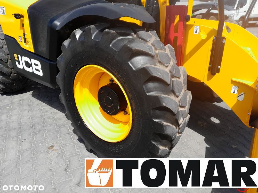 JCB 540-200 2019r - 21
