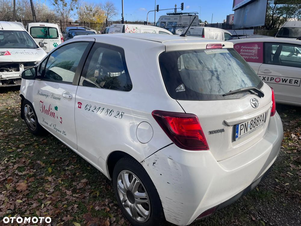 Toyota YARIS - 10