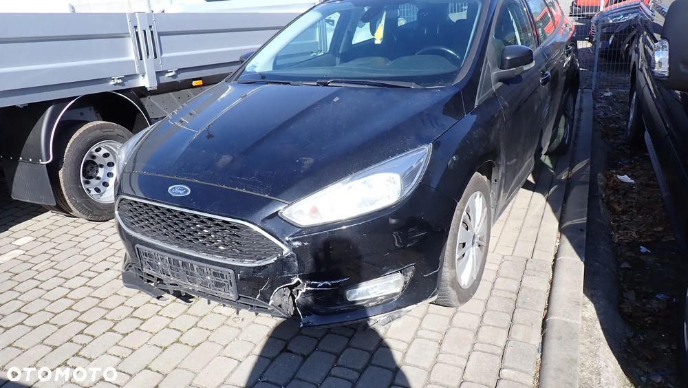 Ford Focus 1.6 Trend PowerShift - 2