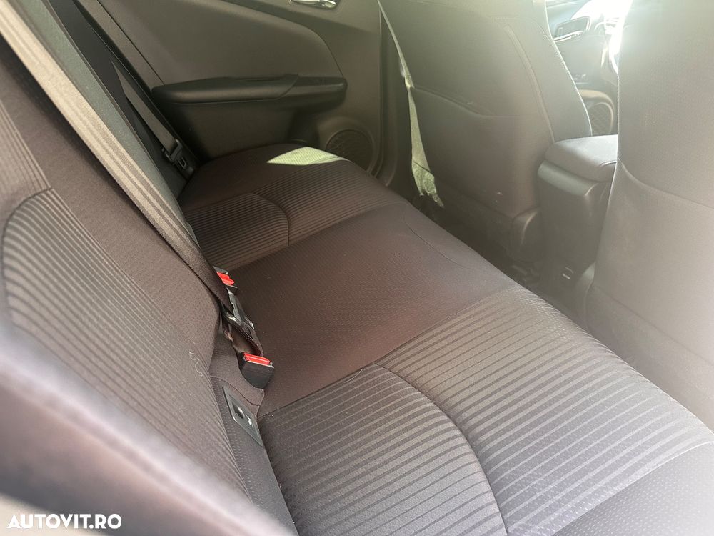 Toyota Prius Hybrid Executive - 5