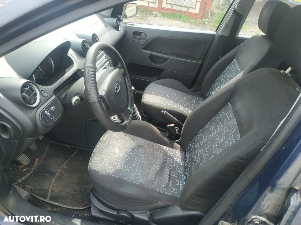 Dezmembrari  Ford FIESTA Mk 5  2001  > 2010 1.3 Benzina - 6