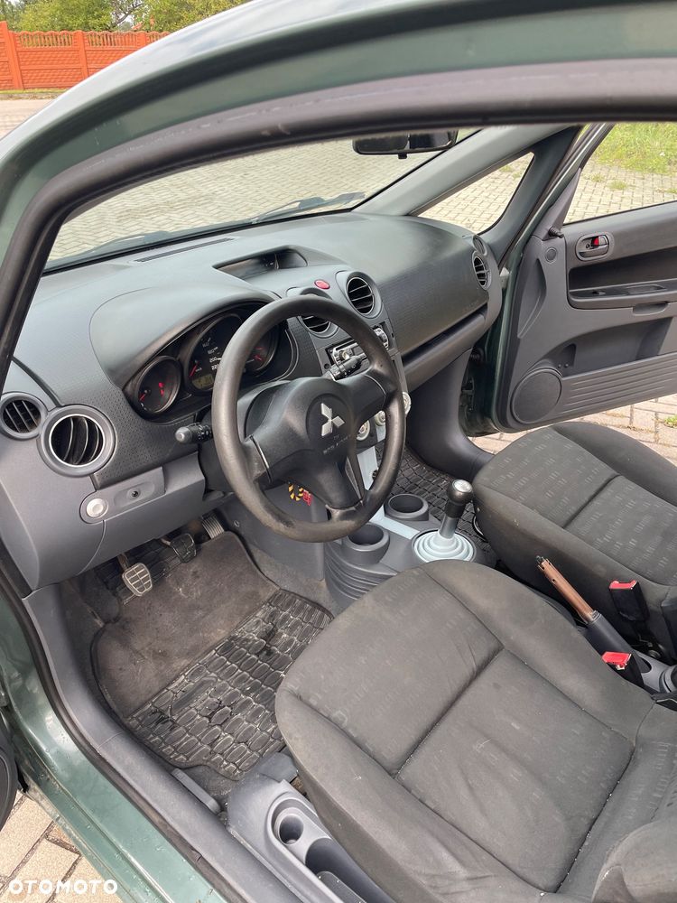 Mitsubishi Colt - 12
