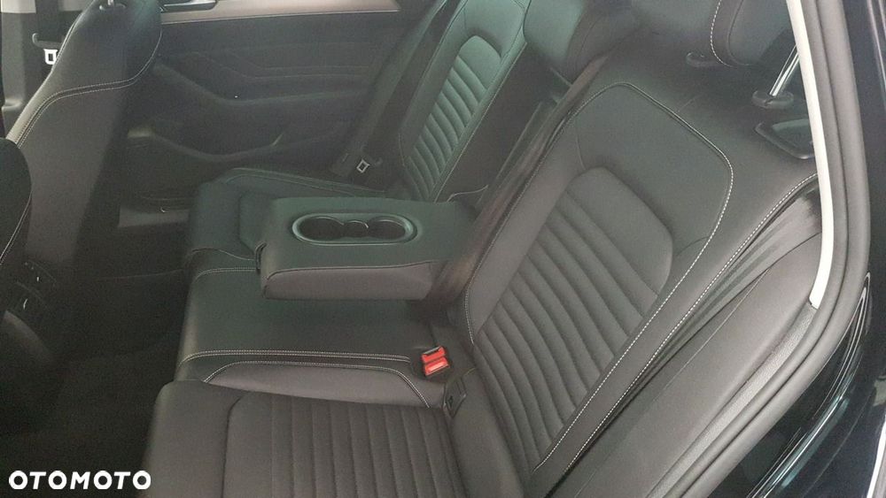 Volkswagen Passat - 16