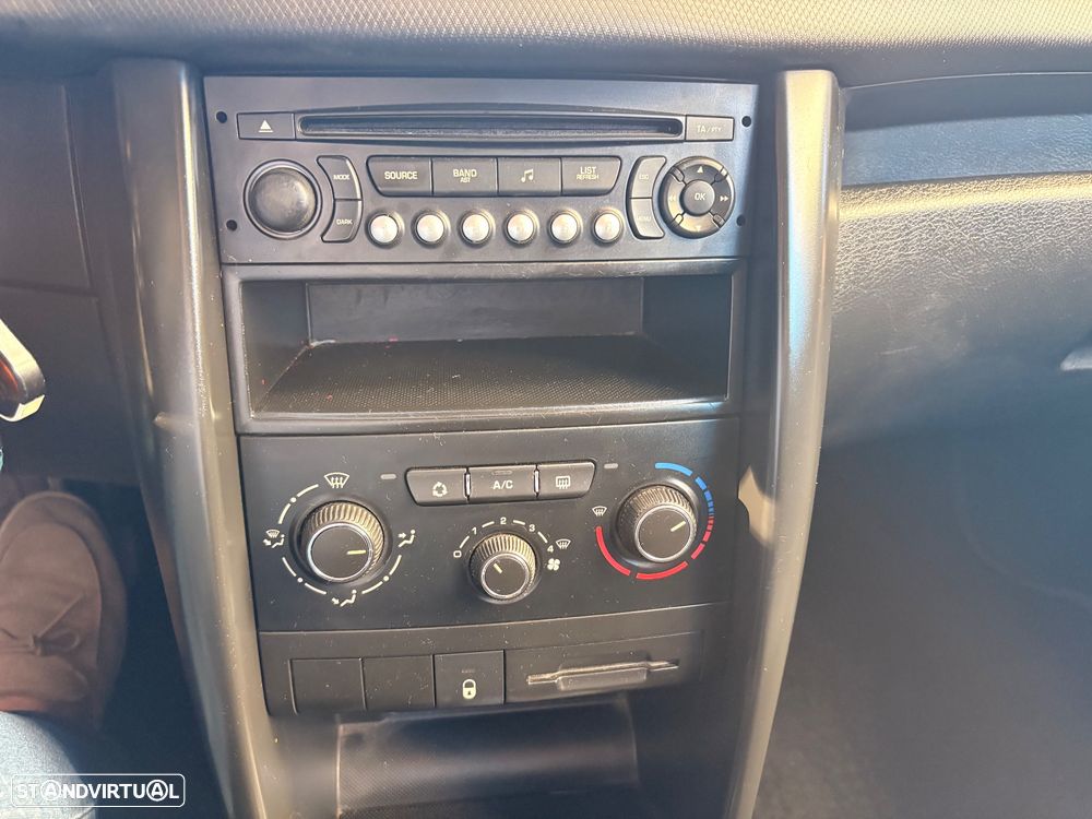 Peugeot 207 1.4 HDi Urban - 15