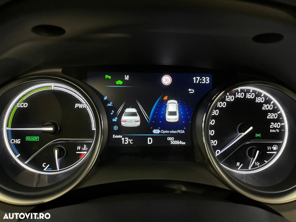 Toyota Camry 2.5 Hybrid Business - 26