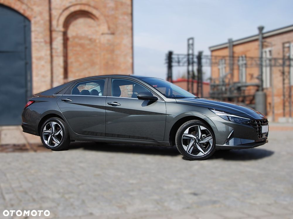 Hyundai Elantra 1.6 Smart - 22