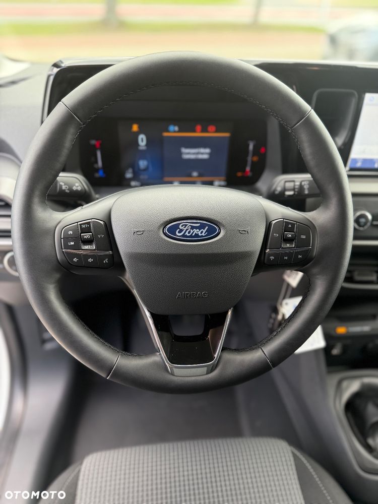 Ford Transit Courier - 15