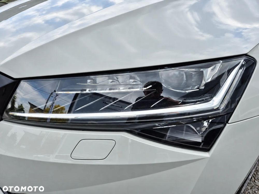 Skoda Superb 2.0 TDI SCR Sportline DSG - 6