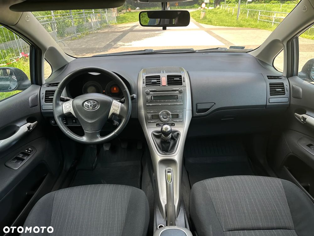 Toyota Auris 1.6 VVT-i Executive - 7