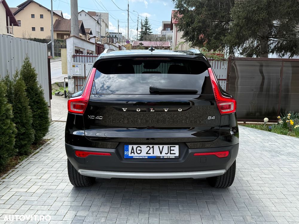 Volvo XC 40 B4 AT8 Mild Hybrid Momentum Pro - 10