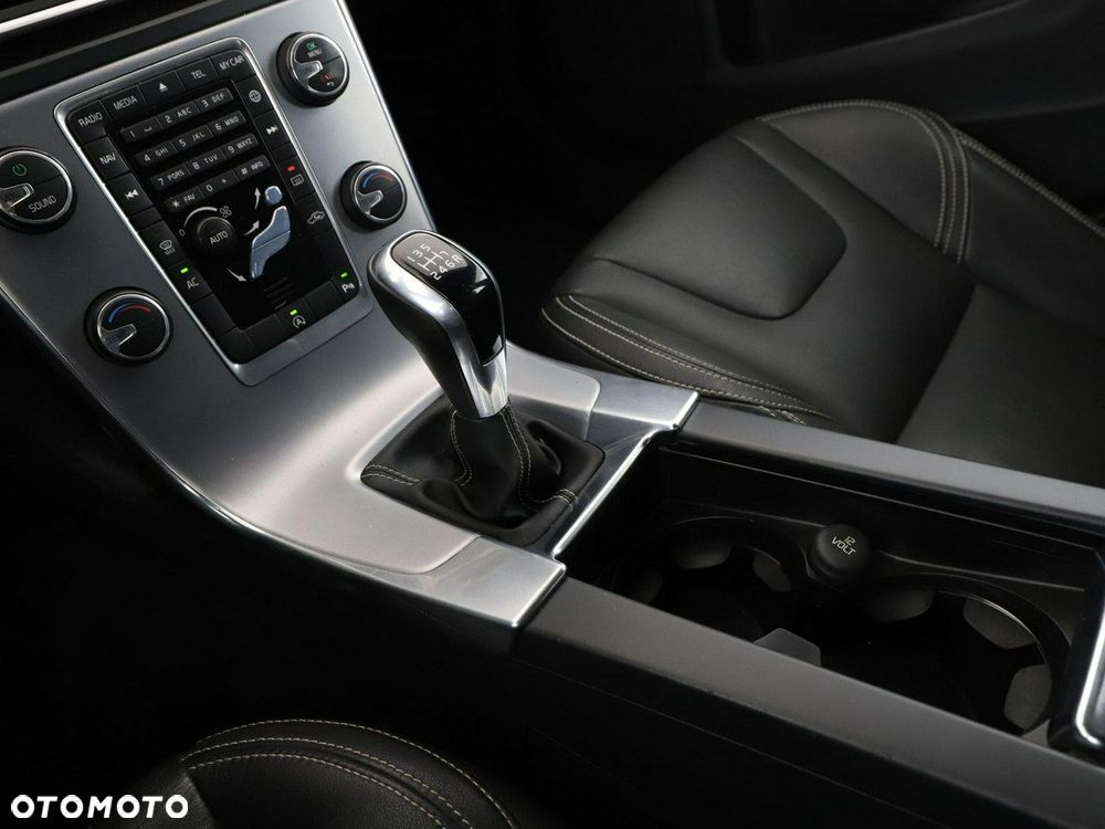 Volvo V60 D2 Linje Svart - 29