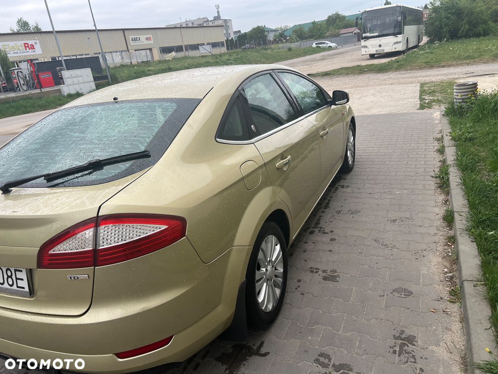 Ford Mondeo 2.0 TDCi Ghia - 4