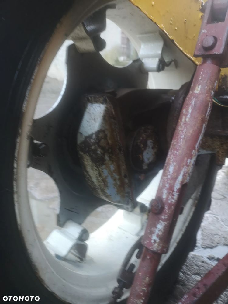 Sprzedam tył ciągnika C330 - 11