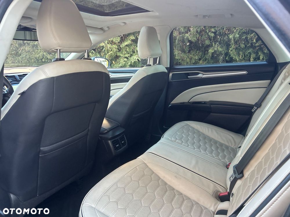 Ford Mondeo - 22