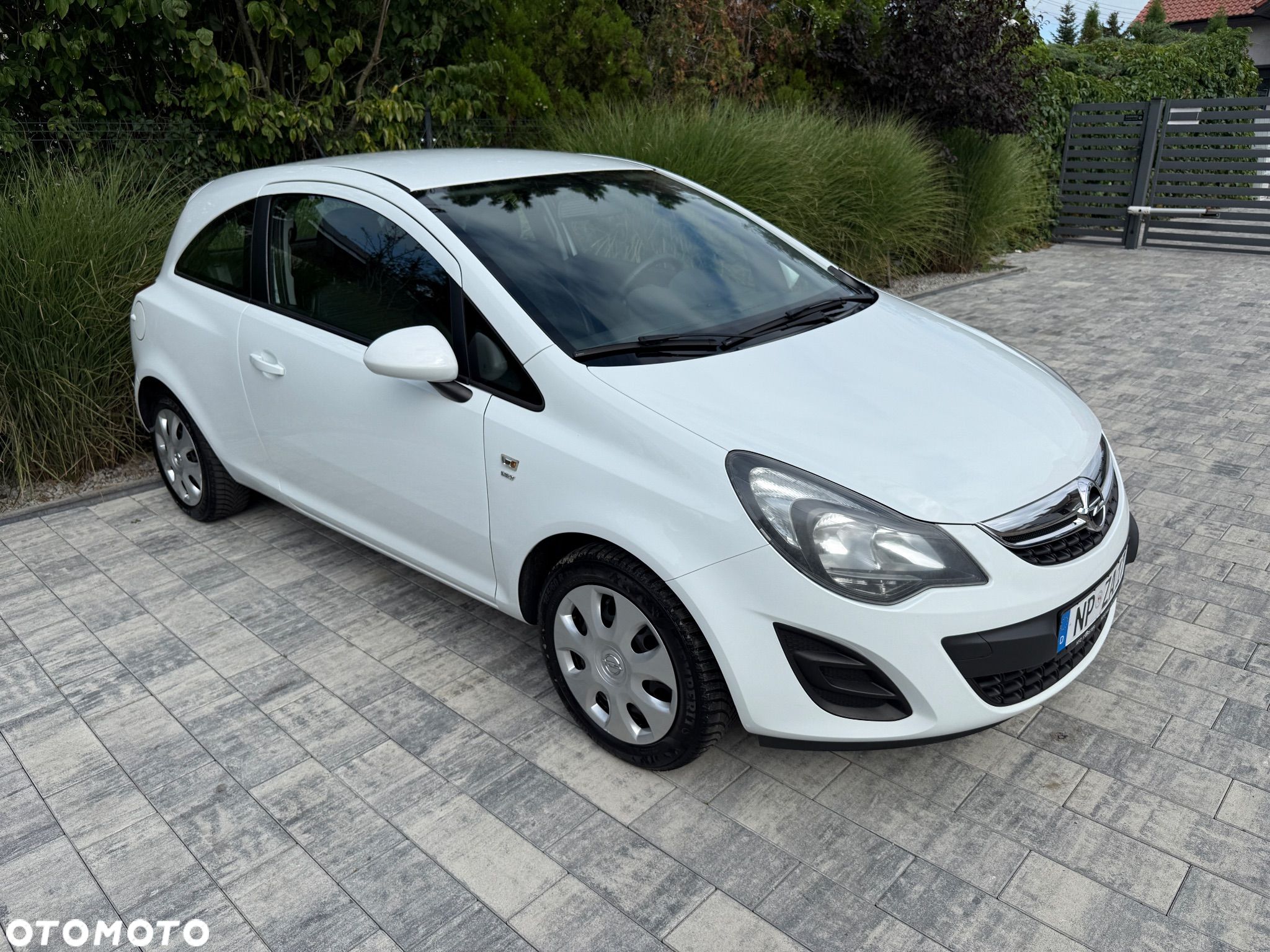 Opel Corsa 1.4 Cosmo - 1