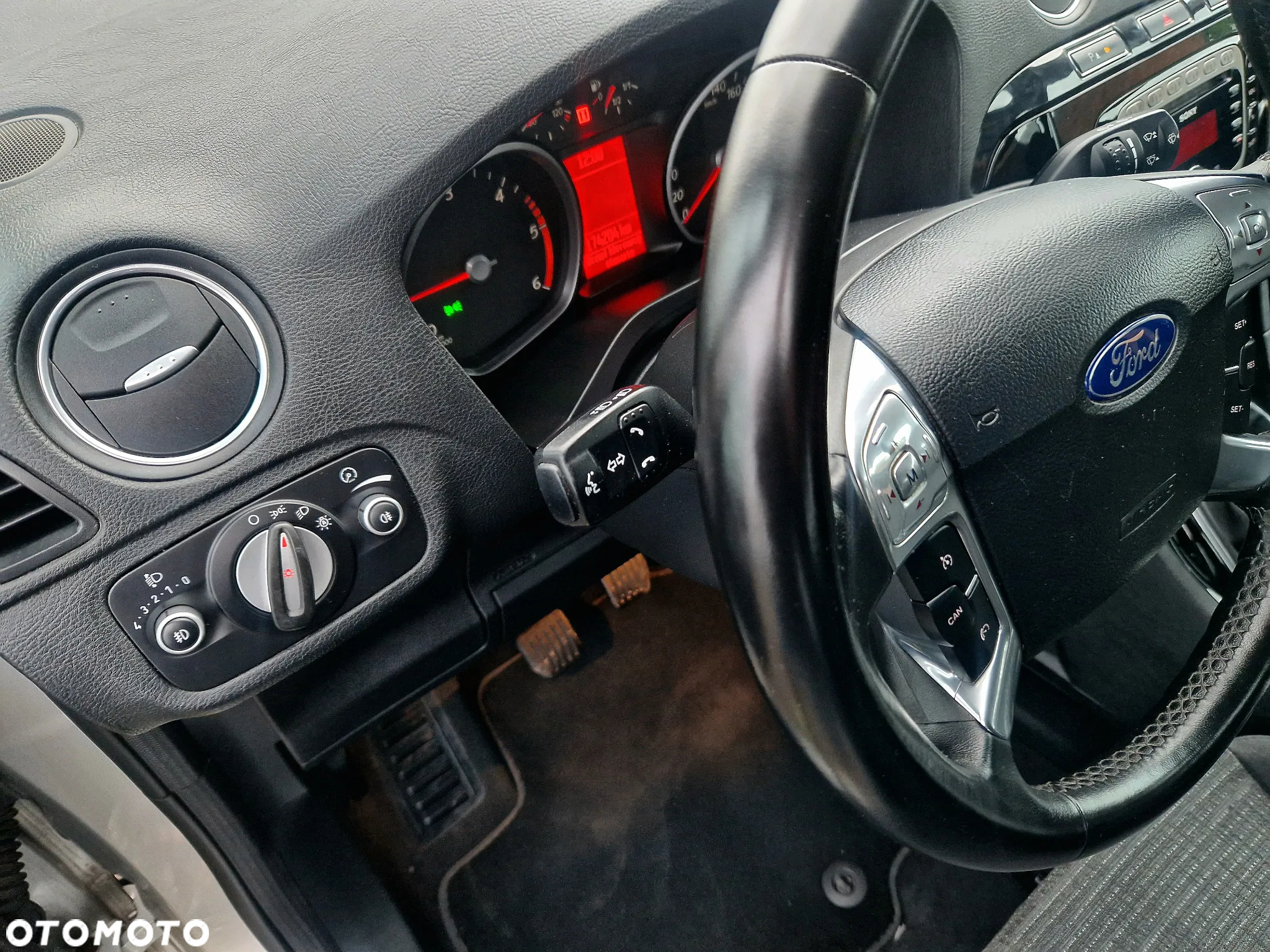 Ford Galaxy 2.0 TDCi Ghia - 13