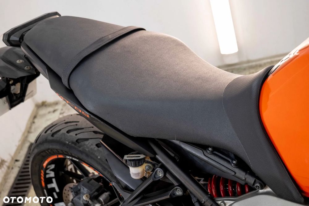 Yamaha MT - 28