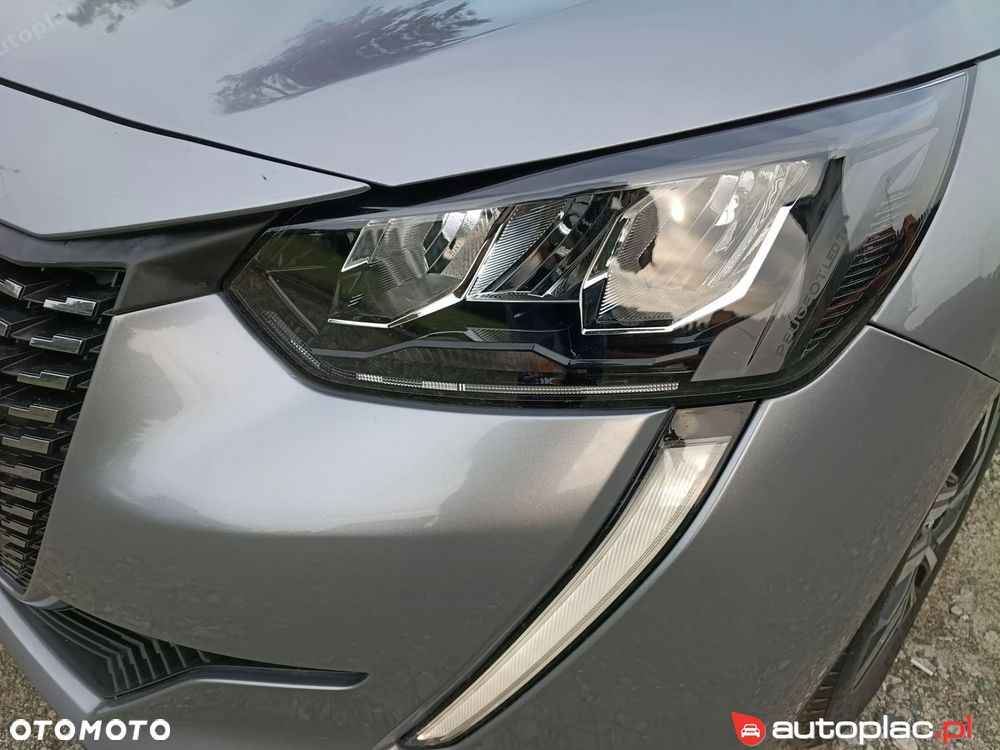 Peugeot 208 - 10