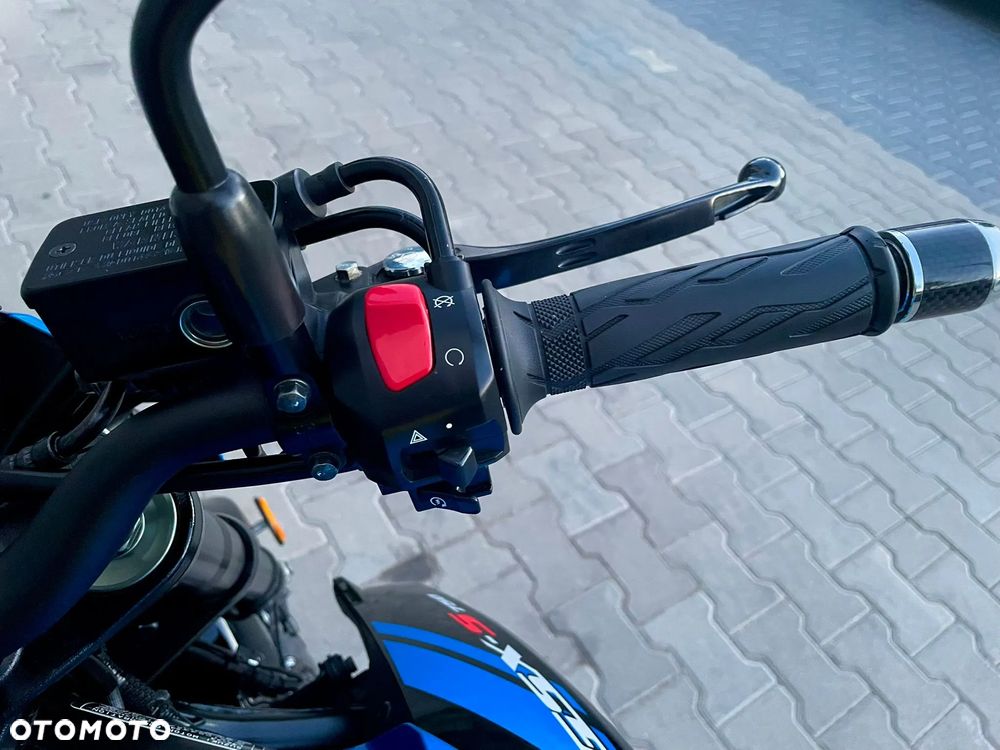 Suzuki GSX - 18