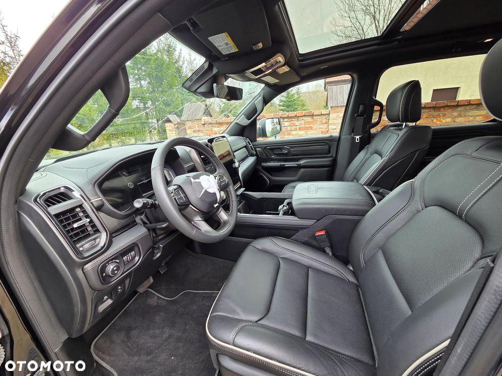 RAM 1500 Crew Cab Shortbed Limited - 22