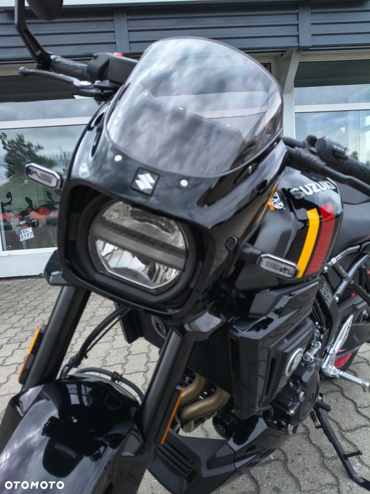 Suzuki GSX - 8