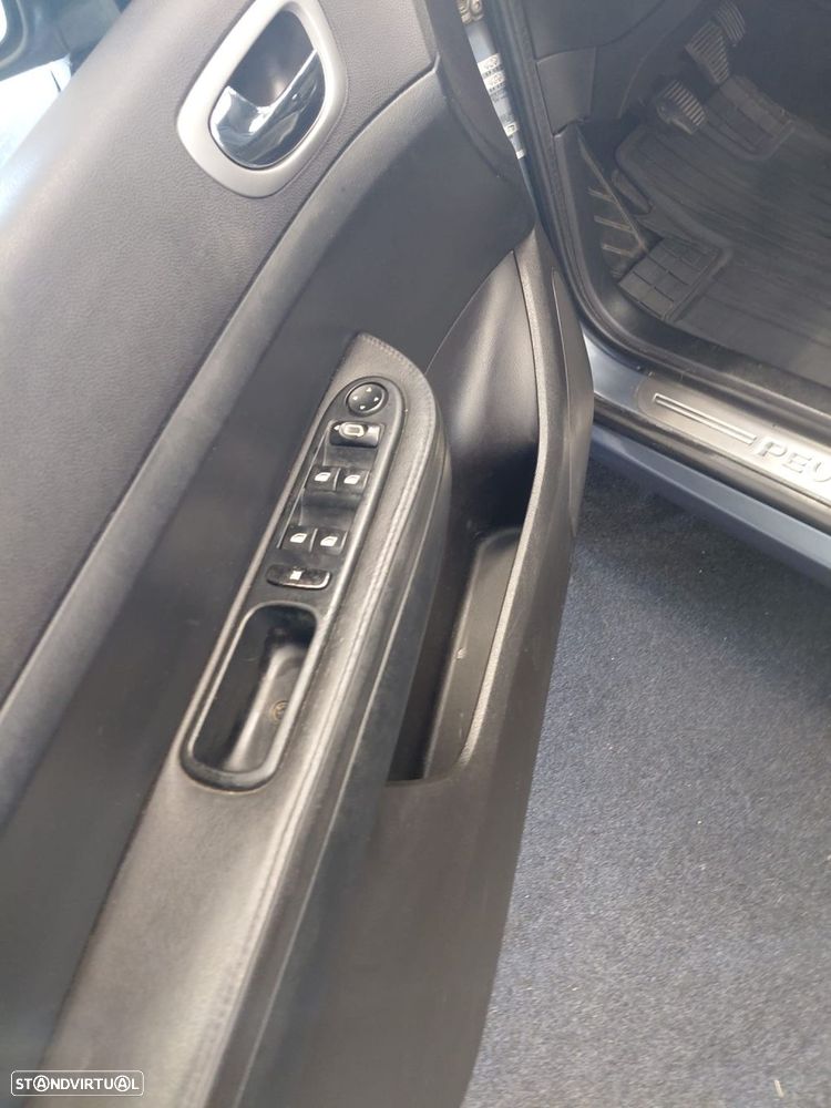 Peugeot 307 SW 2.0 HDi 136 Sport - 22