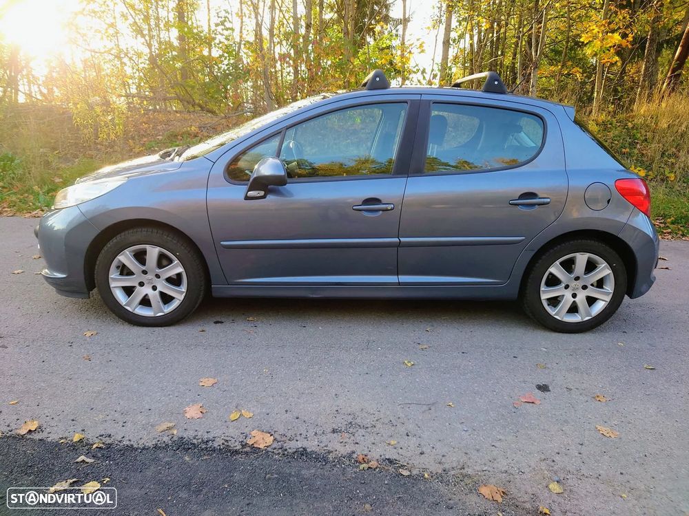 Peugeot 207 - 1