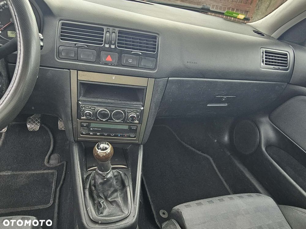 Volkswagen Bora 1.6 Comfortline - 10