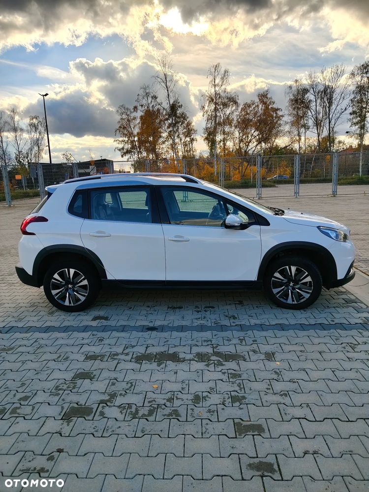 Peugeot 2008 1.2 Pure Tech Allure S&S - 20