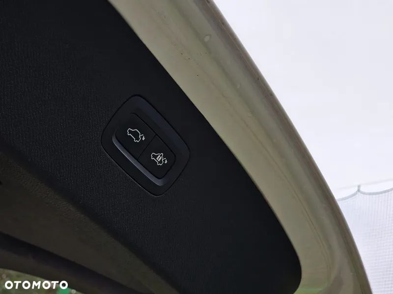 Volvo XC 90 T6 AWD Momentum - 27