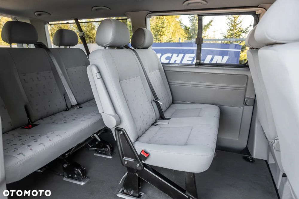 Volkswagen Caravelle - 28