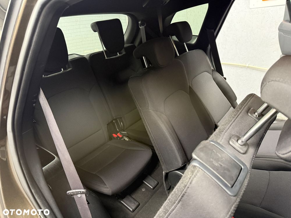 Kia Carens - 10