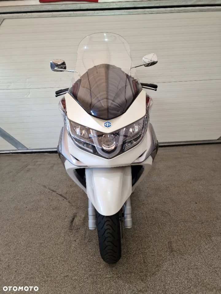 Piaggio X10 - 13