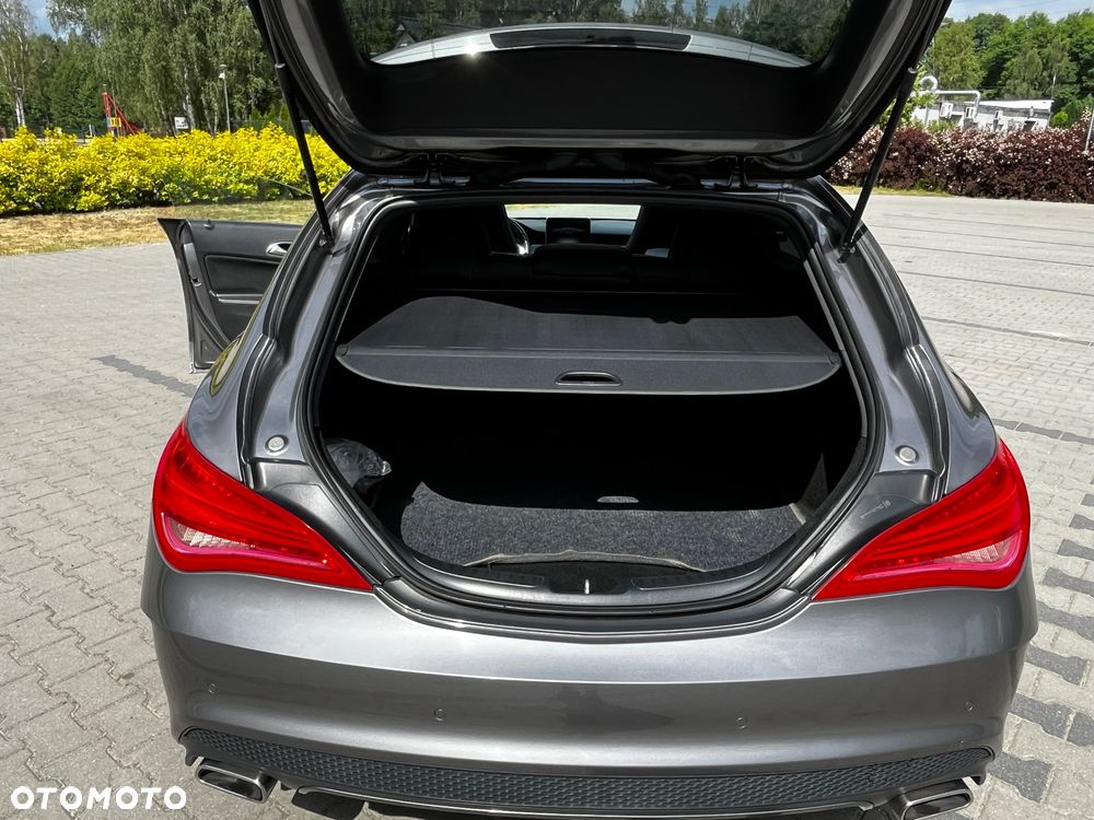 Mercedes-Benz CLA 250 4-Matic AMG Line - 14
