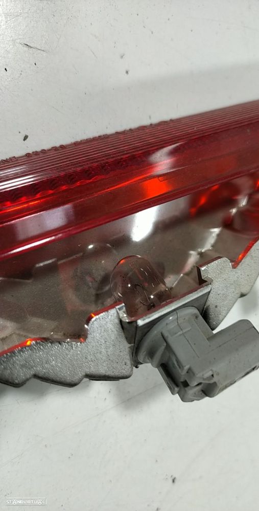 Farolim 3º Stop / Central Toyota Corolla (_E12_) - 4