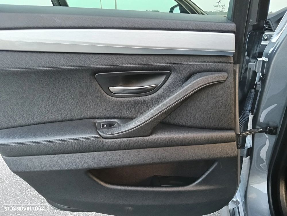 BMW 525 d Pack M - 19