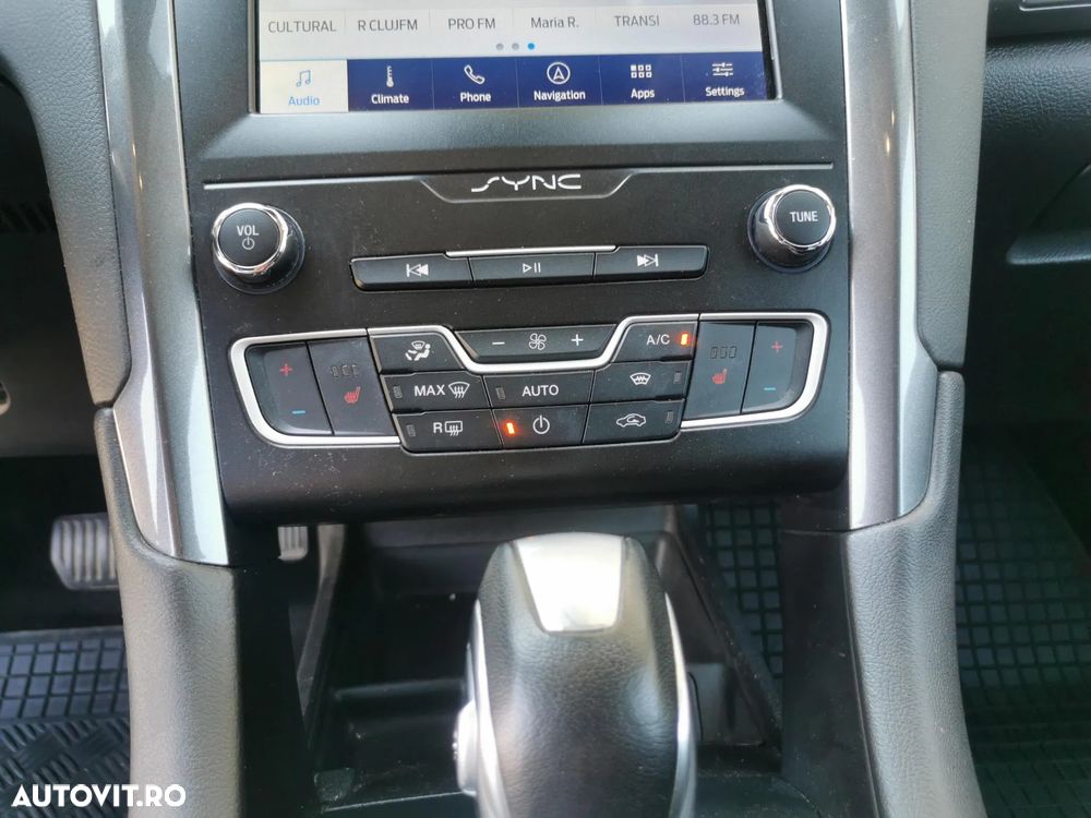Ford Mondeo 2.0 HEV Titanium - 23
