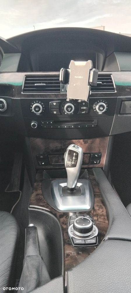 BMW Seria 5 520d Edition Lifestyle - 3