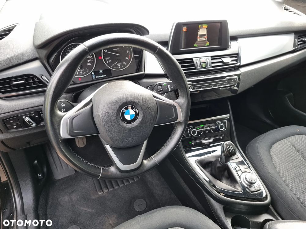 BMW Seria 2 216d Sport Line - 8