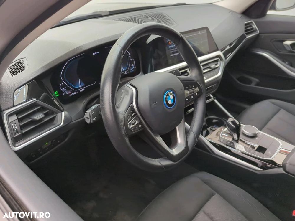 BMW Seria 3 330e xDrive Aut. Advantage - 5