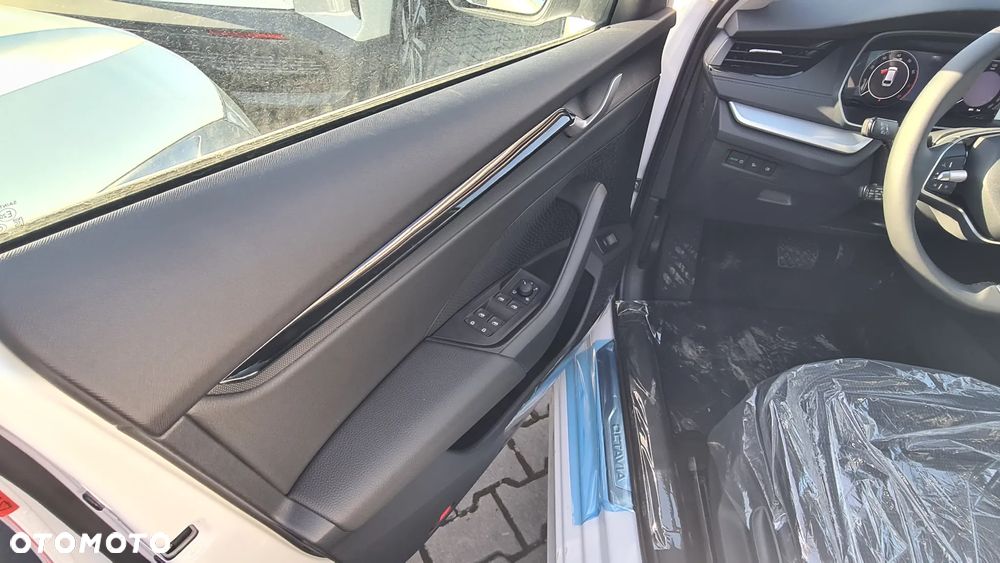 Skoda Octavia 1.5 TSI e-TEC DSG Edition - 5